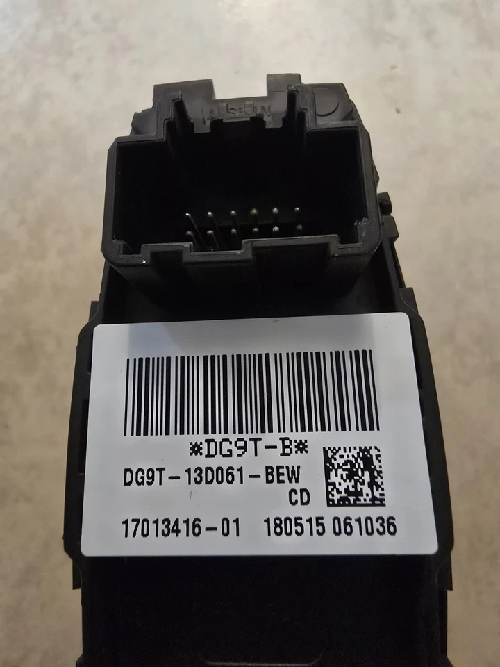 FORD MUSTANG GT 2015-2023 OEM MONTAJE PANEL DE CONTROL DE FAROS Foto 3 de 4