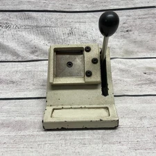 Vintage Rare Polaroid A2D 2x2 Passport Photo ID Die Cutter Machine Beige