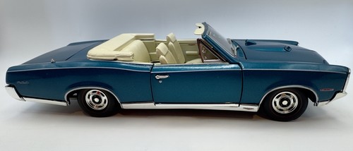 Crown Premiums 1967 Pontiac GTO Cabrio Made For Napa 1:24 New In Box - Rare