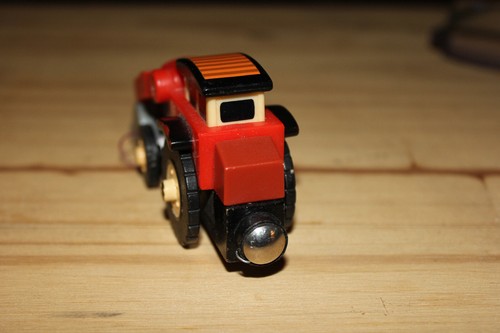 Vintage Toy 2003 THOMAS & FRIENDS "JAKE" WOODEN TRAIN ENGINE #11 SODOR Magnetic - Picture 5 of 6