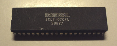 Intersil ICL7107 3.5 Digit A/D Converter with LED drivers  IC 40 pins N.O.S