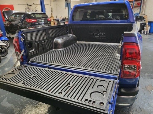 Toyota Hilux INVINCIBLE 4WD D-4D DCB - Picture 22 of 24