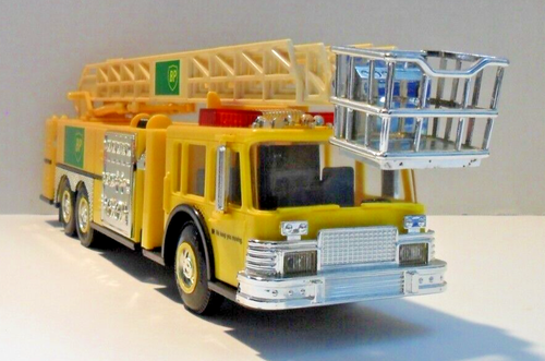 VTG - 1996 BP AERIAL TOWER FIRE TRUCK - TESTED - NO BOX - COLLECTORS EDITION - Picture 3 of 9