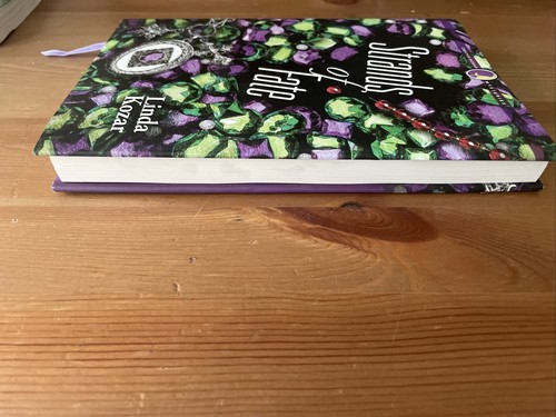 Strands of Fate Special Edition Annie's Creative Woman Mysteries Hardcover Book - Bild 4 von 8