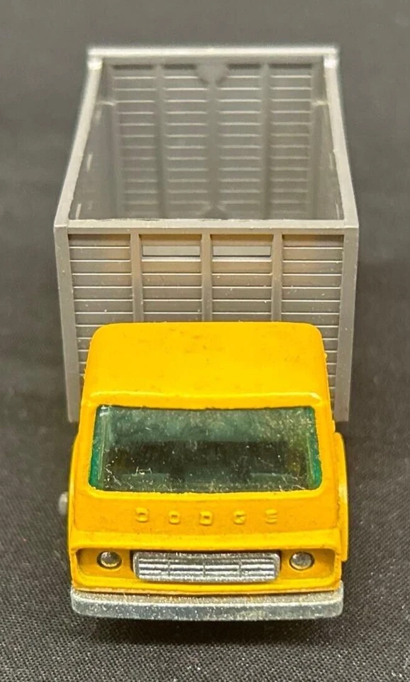 Lesney Matchbox No. 37 Dodge Cattle Truck with Cattle and Original Box! - Image 3 of 4