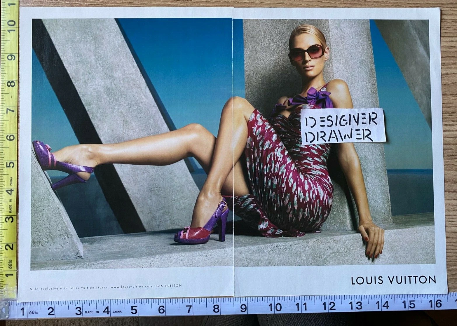 LOUIS VUITTON（LV） Uma Thurman per 2005 Louis Vuitton 2 PG. Pubblicità stampa: abiti stampa rossa