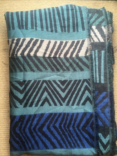 145 x 350cm New 80s Animal Silky Jacquard Dress Curtain Upholstery Fabric Africa - Picture 3 of 11