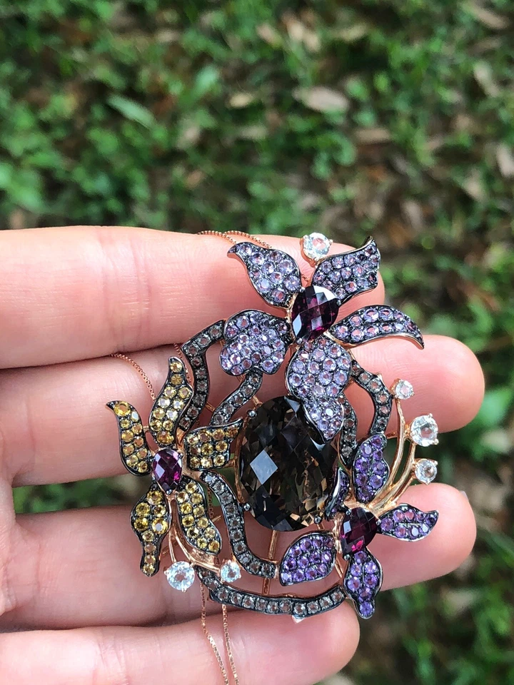 Collar LeVian Colgante Flor Granate Cuarzo Zafiros 18.8ct Oro Rosa 14K ENORME Foto 3 de 4