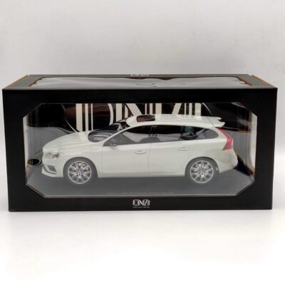 DNA Collectibles 1/18 Volvo V60 Polestar Engineered