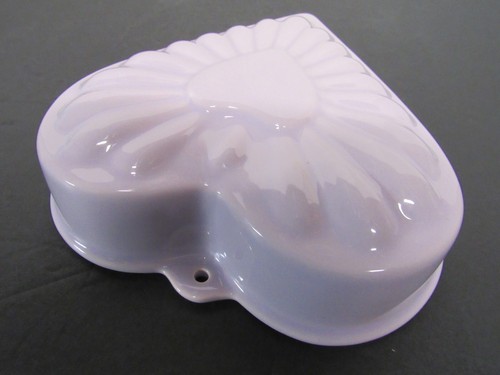 Chantal lila herzförmige Backform ~ 2 1/2 Tassen, 0,6 ltr ~ 7 1/4" ~ 93-HM17 - Bild 3 von 5