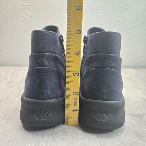 Clarks Cloudsteppers Ankle Boots Size 6.5 Navy Blue Minimalist Comfort Booties - Picture 5 of 11