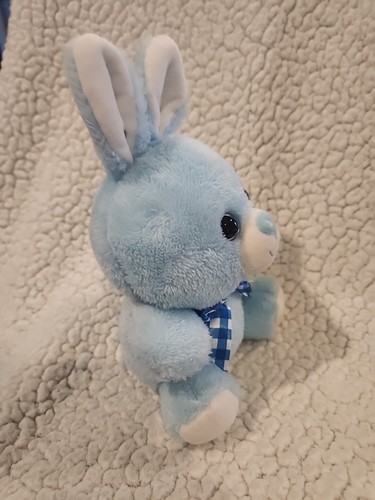 Peluche Kelly Toy Sentado Azul y Blanco Conejo Conejo 7" - Imagen 2 de 5