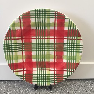NWT-Pier-1-Christmas-WATERCOLOR-PLAID-Salad-plate-Tartan-Red-White-Green