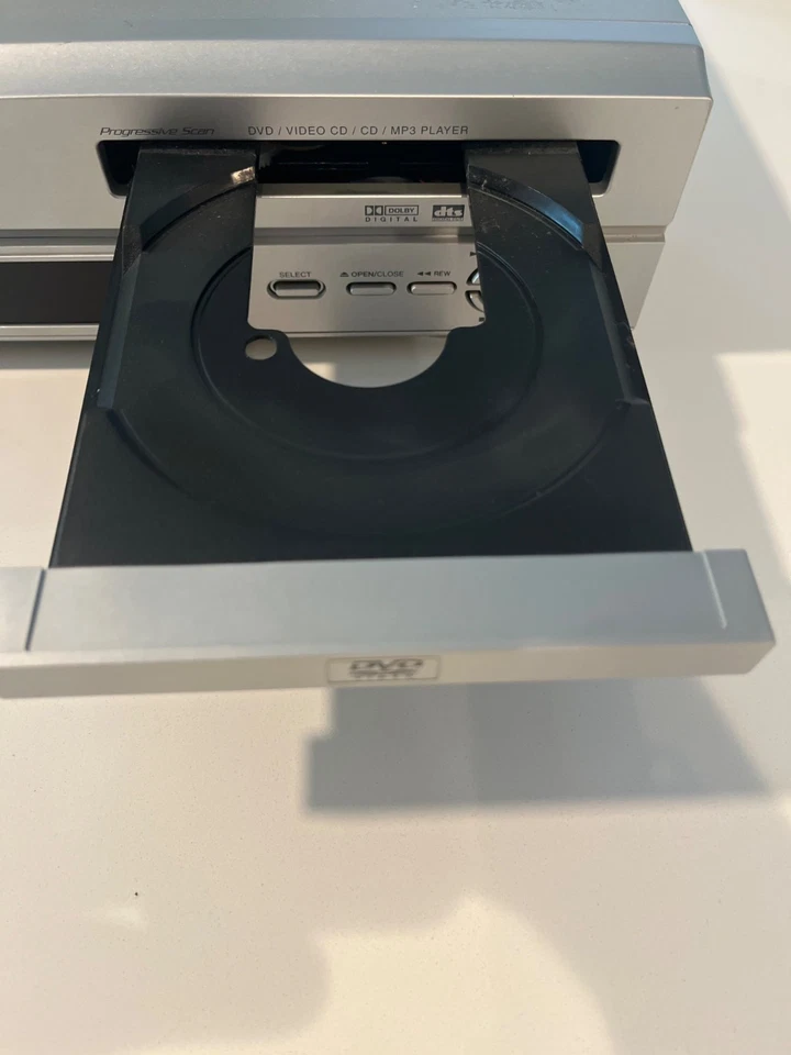 Combo reproductor grabadora de DVD/VHS Daewoo VCR con audio digital Dolby SIN CONTROL REMOTO Foto 4 de 4