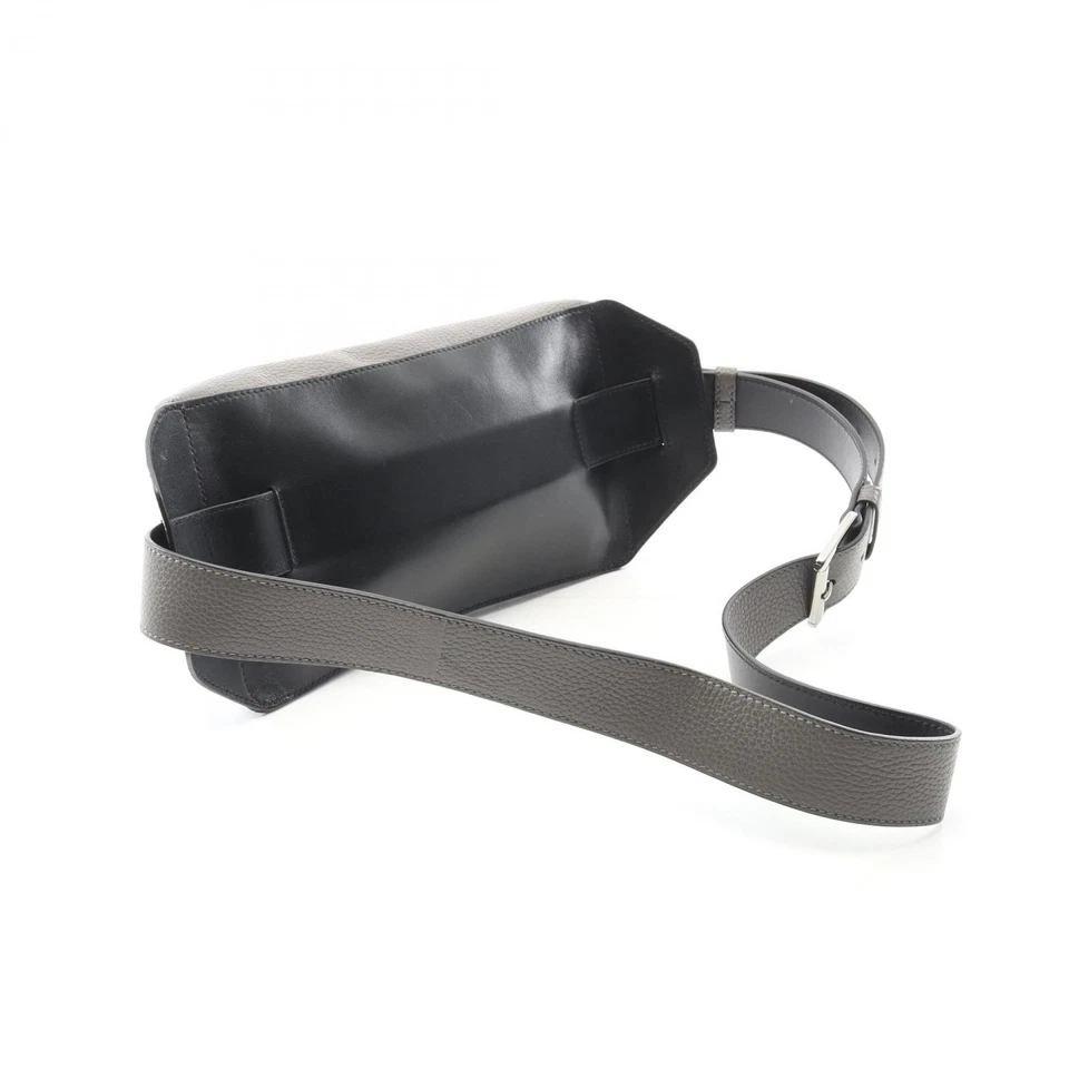 Riñonera JIMMY CHOO Estrella Repujado Cintura Cinturón Cuero Gris Usada para Hombres Foto 2 de 4