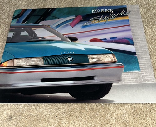 Collection 17 Different Vintage BUICK AUTOMOBILE Brochures 1968-1997 (Lot #1) - Picture 15 of 18