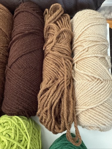 Lot 2.75 lbs Red Heart Assorted Yarn Black Purple Brown Red Green White Gray Tan - Picture 5 of 21