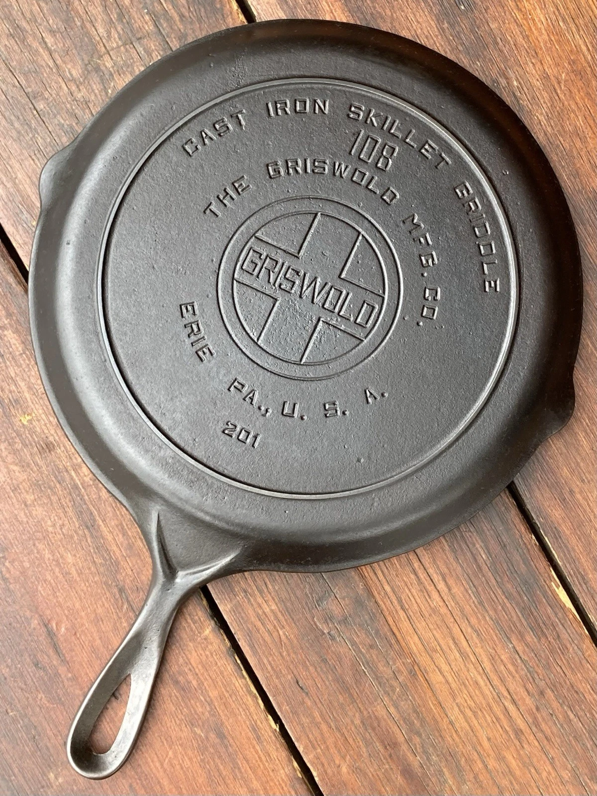 Griswold Cast Iron #108 Large Block Logo Shallow Skillet/Griddle