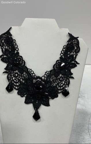 Set Of 7 Piece Multi Tone Lace Shadows Themed Necklace & More Costume Jewelry