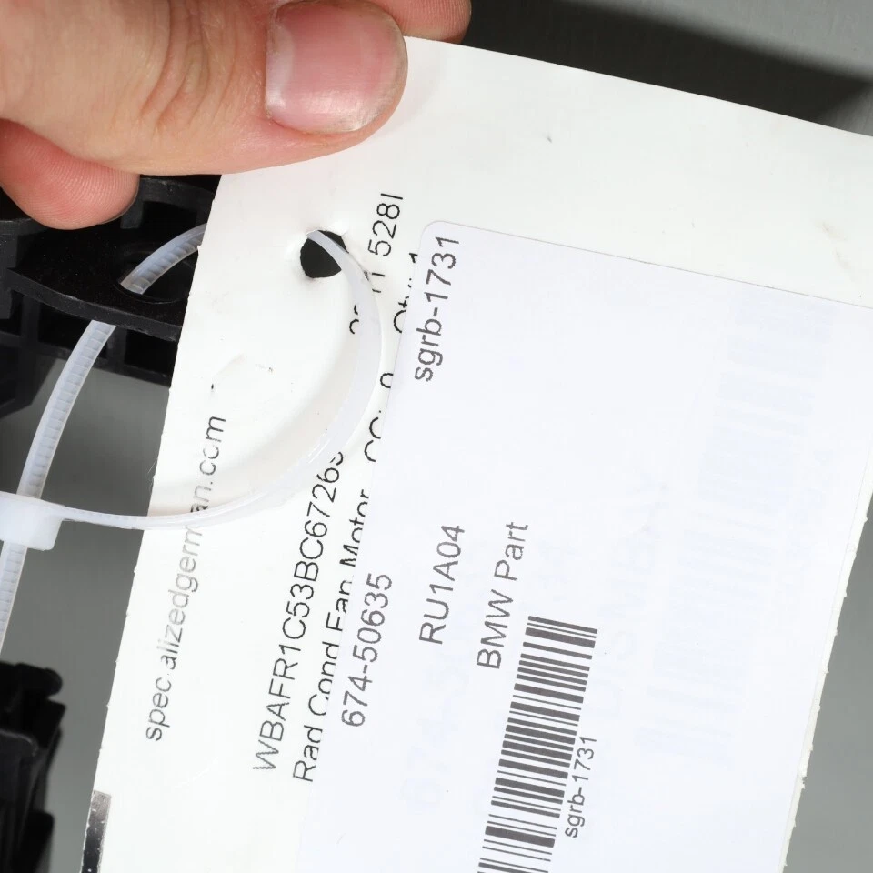 2011-2012 BMW 528i F10 Radiator Cooling Fan 400 Watt OEM Used - Изображение 3 из 4