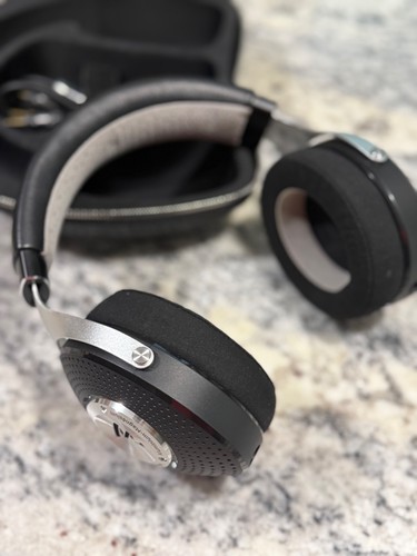 Focal Elegia Sobre la Oreja Cerrado Trasero Auriculares con Cable - Negro COMO NUEVO Uso Ligero - Imagen 2 de 9
