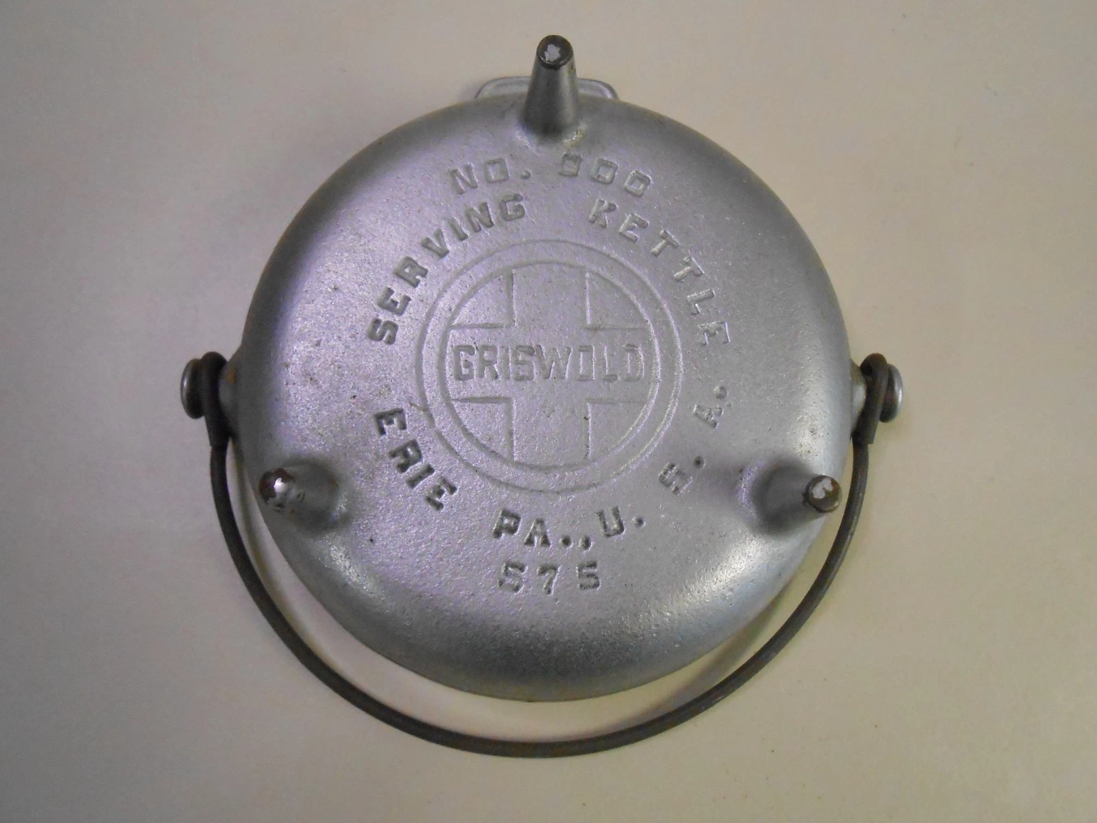 Vintage Scarce Cast Iron Griswold No. 000 Serving Kettle Mini Dutch Oven 575