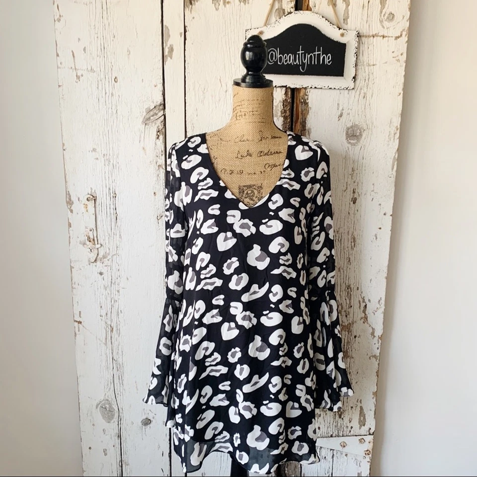 Show me your mumu Barry bell sleeve black white cheetah leopard dress REPAIRED m