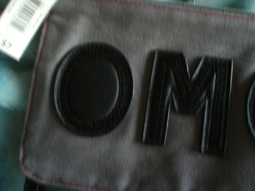 Gris y Negro OMG Cremallera Muñequera Bolsa Gr8 para Maquillaje Teléfono Celular Escuela ¡Lindo! - Imagen 2 de 4