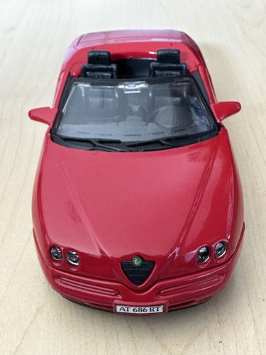 Welly 1/24 Alfa Romeo GTV  V6 Diecast Red Rare Color LAST ONE! - Picture 3 of 4