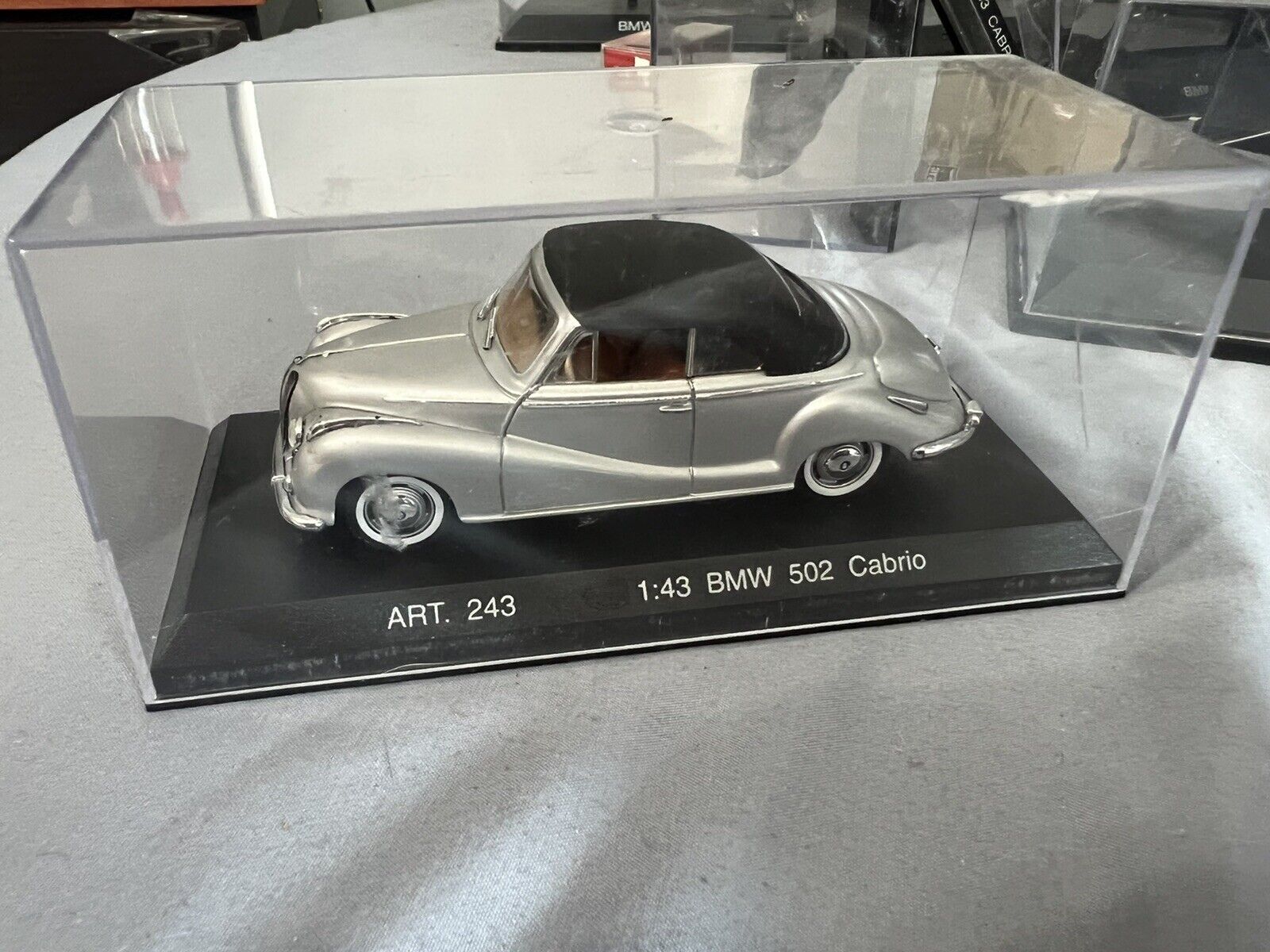 Picture 1 of 5