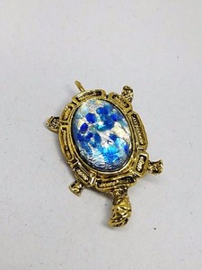 Beautiful-Turtle-Vintage-Pin-Blue-and-Clear-Art-Glass-Shell-Body