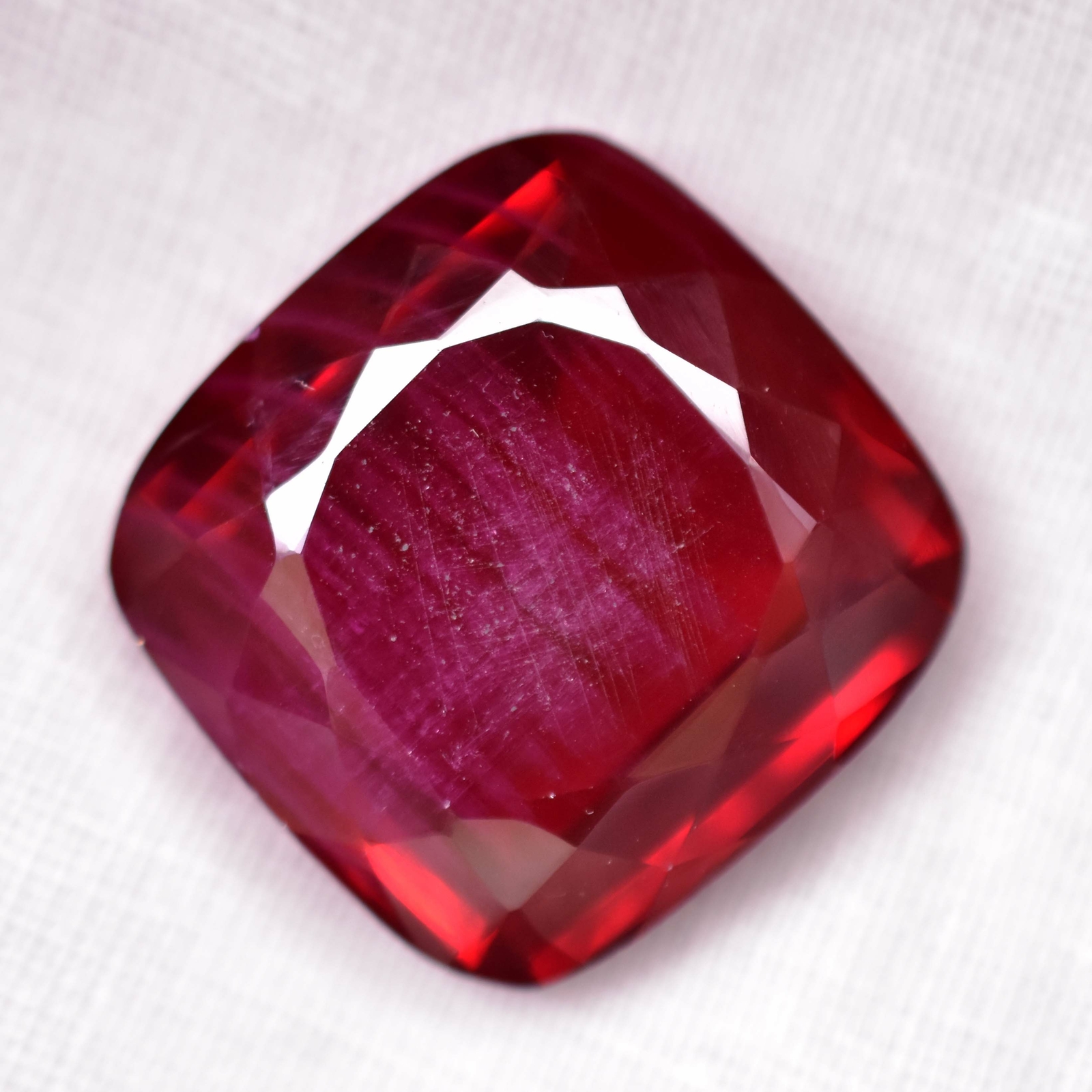 45.70 Cts Natural Red Mozambian Ruby Cushion Cut Certified Gemstone Kupowanie bomb, ograniczona wyprzedaż