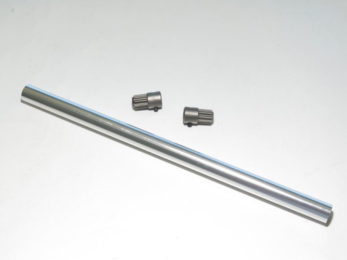 TRA890864 EJE DE TRANSMISIÓN CENTRAL TRAXXAS MAXX WIDEMAXX 4S V2 CON ACOPLADORES SPLINE