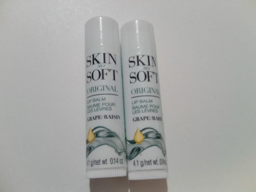 Avon Skin so Soft Original Lippenbalsam mit Jojobaöl (2) Traubenduft kostenloser Versand - Bild 1 von 2