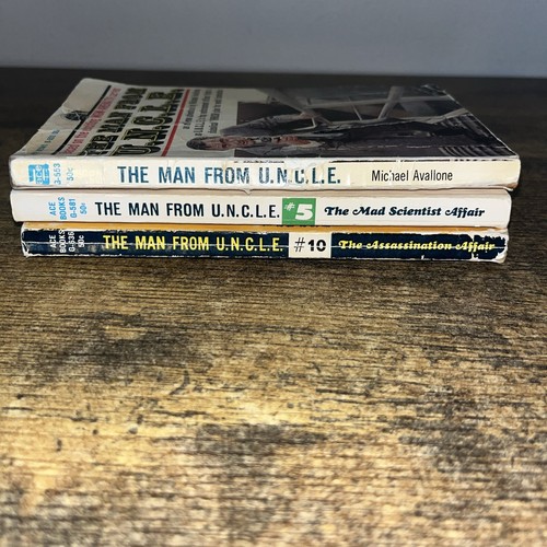The Man from U.N.C.L.E. lot of 3 paperback books #1- Michael Avallone, #5 & #10 - Picture 3 of 3
