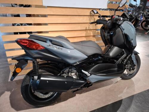 Yamaha X-Max 300 Tech Max 2022 only 2505 Miles - Picture 2 of 19