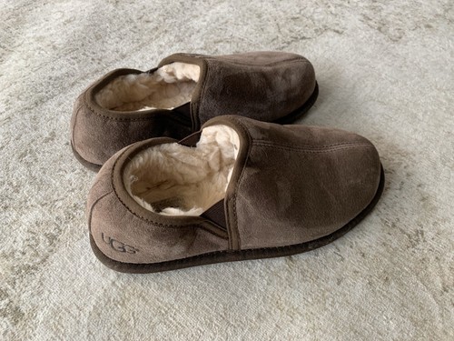 ugg slippers size 7