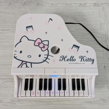 Hello Kitty Piano CD Player FM Radio 24 Keys Demo Legs Rare White Excellent