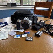 Canon EOS Digital Rebel 300D   DS6041 DSLR Camera Body Only w/ Battery  Charger