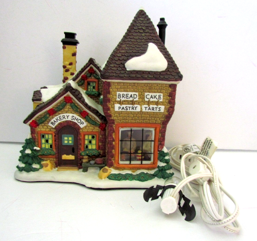2002 VICTORIAN VILLAGE COLLECTIBLE "Debbie's Bakery Shop" w/Box, Light - Bild 3 von 10