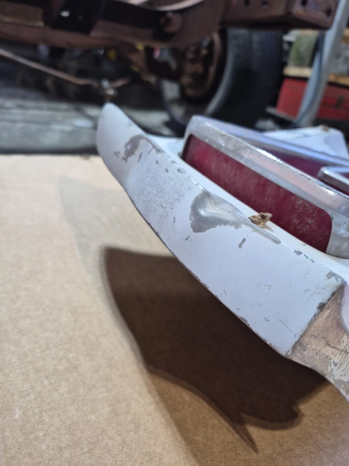 Dodge Monaco 1965 luz trasera Foto 4 de 4