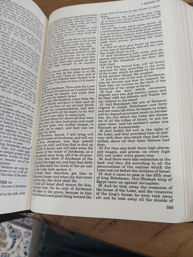 Holy Bible With Personal Commentary By Oral Roberts KJV Black Leather 1981 GC - Picture 16 of 24