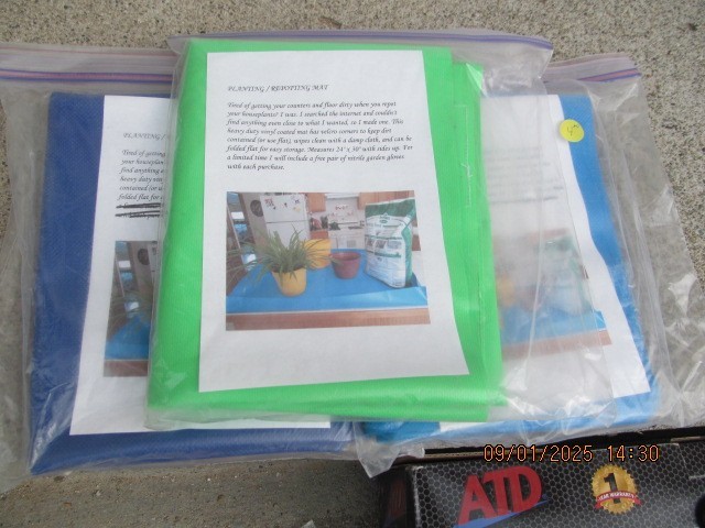 Waterproof Gardening Plant Repotting Mat for Indoor Planting Soil Mess Control