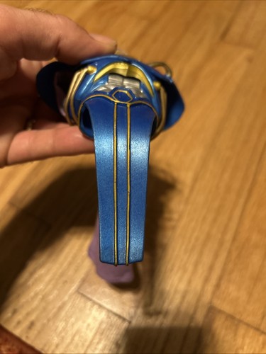 DC Universe Classics Wave 17 Build A Figure Anti-Monitor Head Cape Torso - Picture 10 of 10