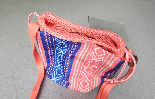 Vera Bradley Mini-Umhängetasche mit Kordelzug, Ausweisetui und Schlüsselband - Bild 6 von 17