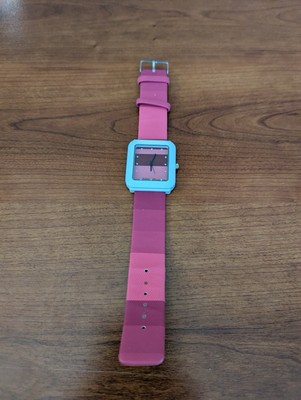 Womage quartz watch (Batteries Needed)