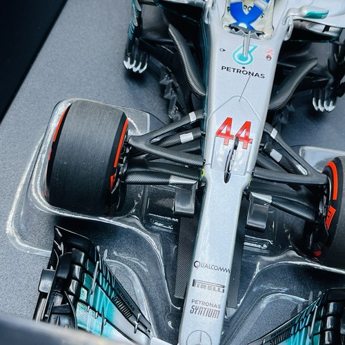Minichamps 1/18 Mercedes AMG W08 Petronas Lewis Hamilton Mexican 2017 110171844 - Picture 10 of 19