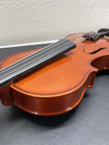 Corelli Model No. TCV-50 Violin w/ Bow & Carrying Case - Picture 5 of 22