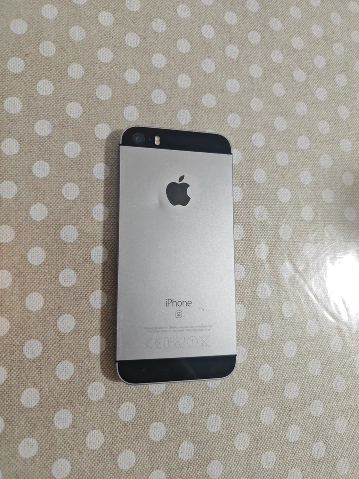 Apple iPhone SE A1723 Grigio Siderale Space Gray 3537 - Immagine 2 di 4