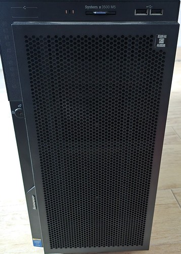 Lenovo System X3500 M5 - Bild 2 von 5